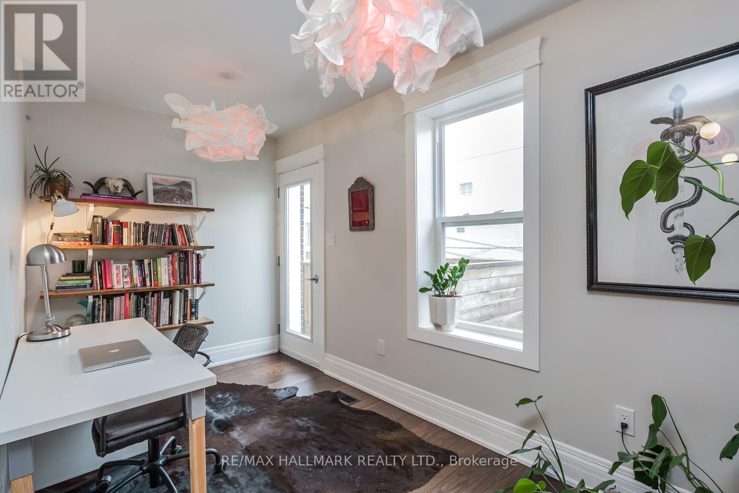 281 Symington Avenue, Toronto, Ontario  M6P 3W7 - Photo 17 - W12968330