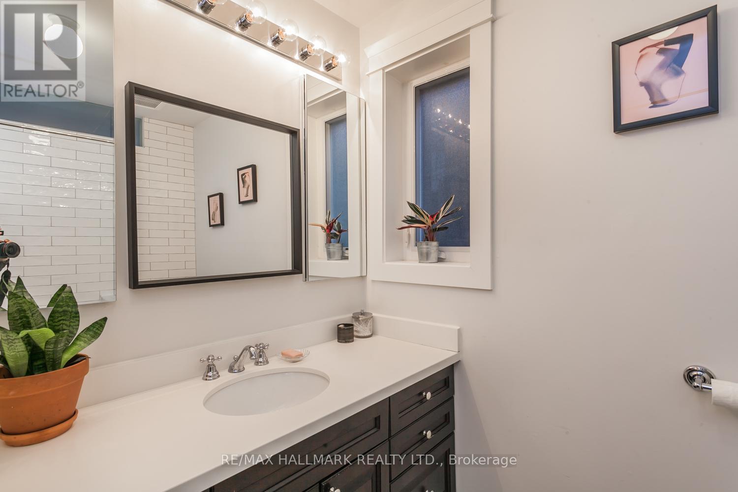 281 Symington Avenue, Toronto, Ontario  M6P 3W7 - Photo 18 - W12968330