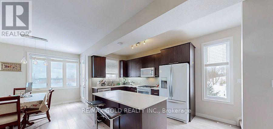 997 West Village Square, London North, Ontario  N6G 0J7 - Photo 11 - X12968308