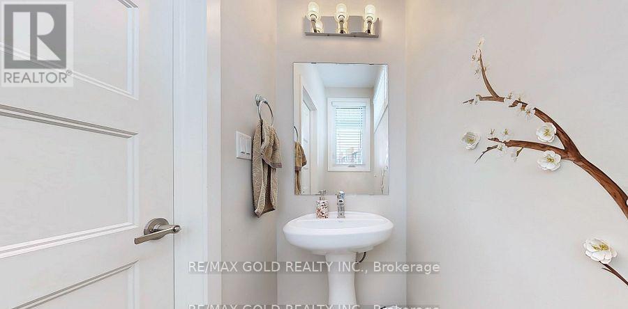 997 West Village Square, London North, Ontario  N6G 0J7 - Photo 15 - X12968308