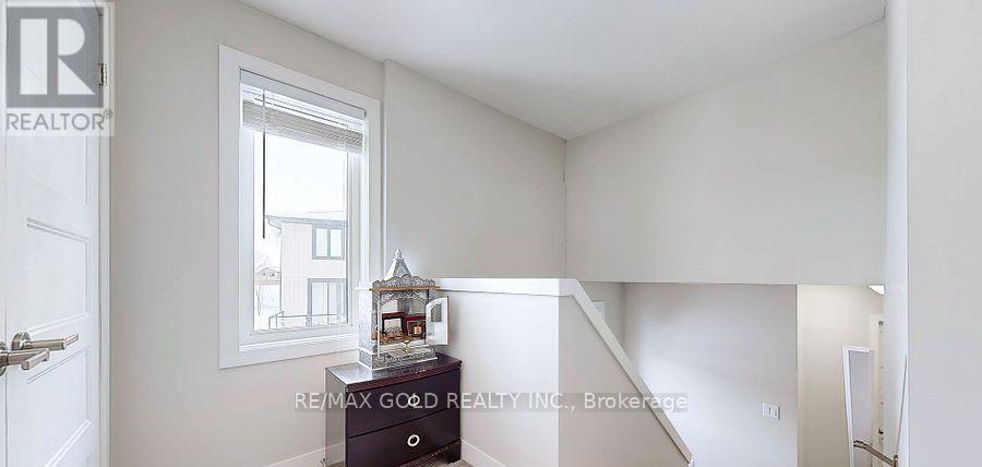 997 West Village Square, London North, Ontario  N6G 0J7 - Photo 26 - X12968308