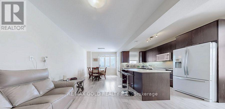 997 West Village Square, London North, Ontario  N6G 0J7 - Photo 3 - X12968308