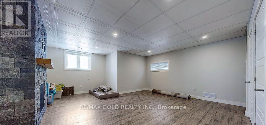 997 West Village Square, London North, Ontario  N6G 0J7 - Photo 36 - X12968308