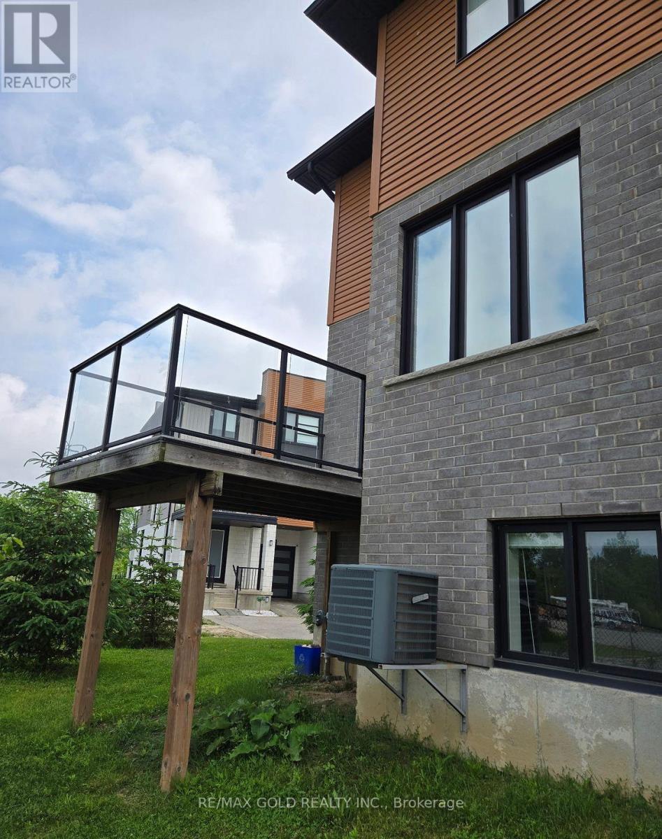 997 West Village Square, London North, Ontario  N6G 0J7 - Photo 38 - X12968308