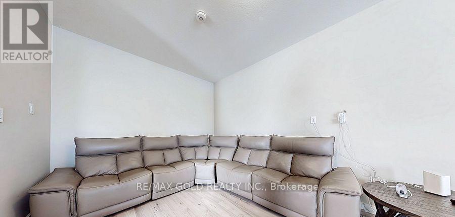 997 West Village Square, London North, Ontario  N6G 0J7 - Photo 6 - X12968308