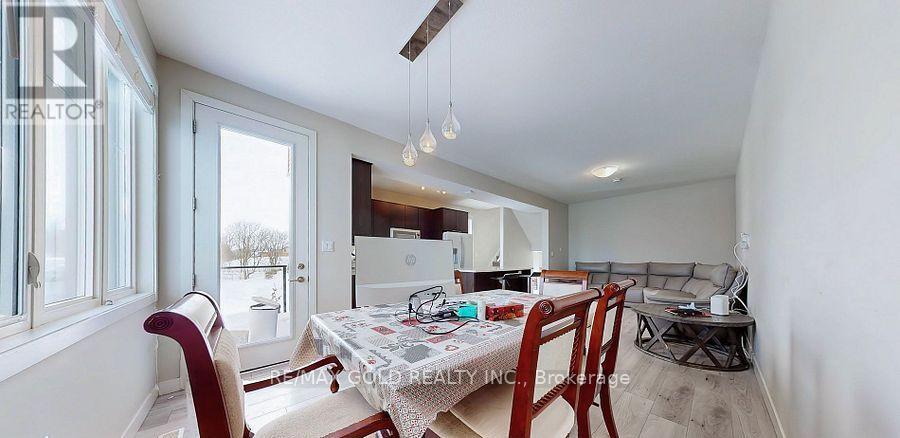 997 West Village Square, London North, Ontario  N6G 0J7 - Photo 7 - X12968308