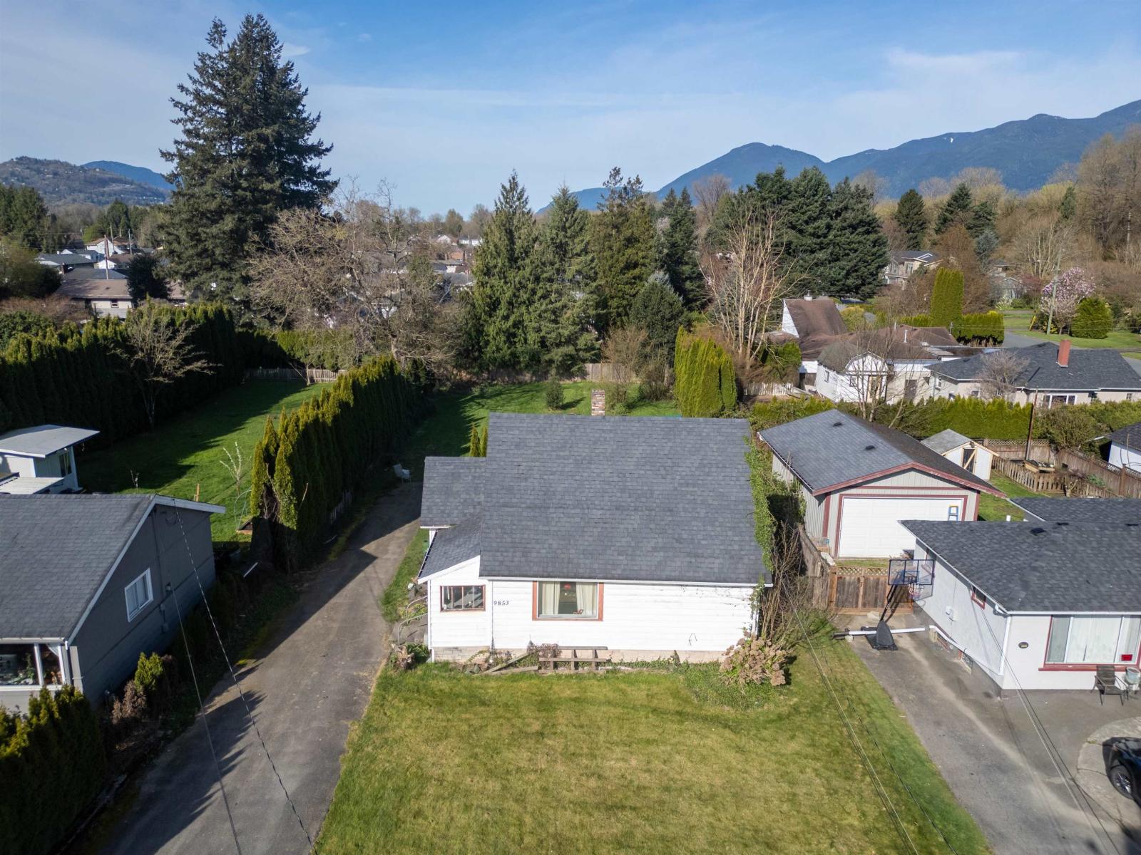 9853 Young Road, Chilliwack Proper West, Chilliwack, British Columbia  V2P 4T8 - Photo 1 - R3106991