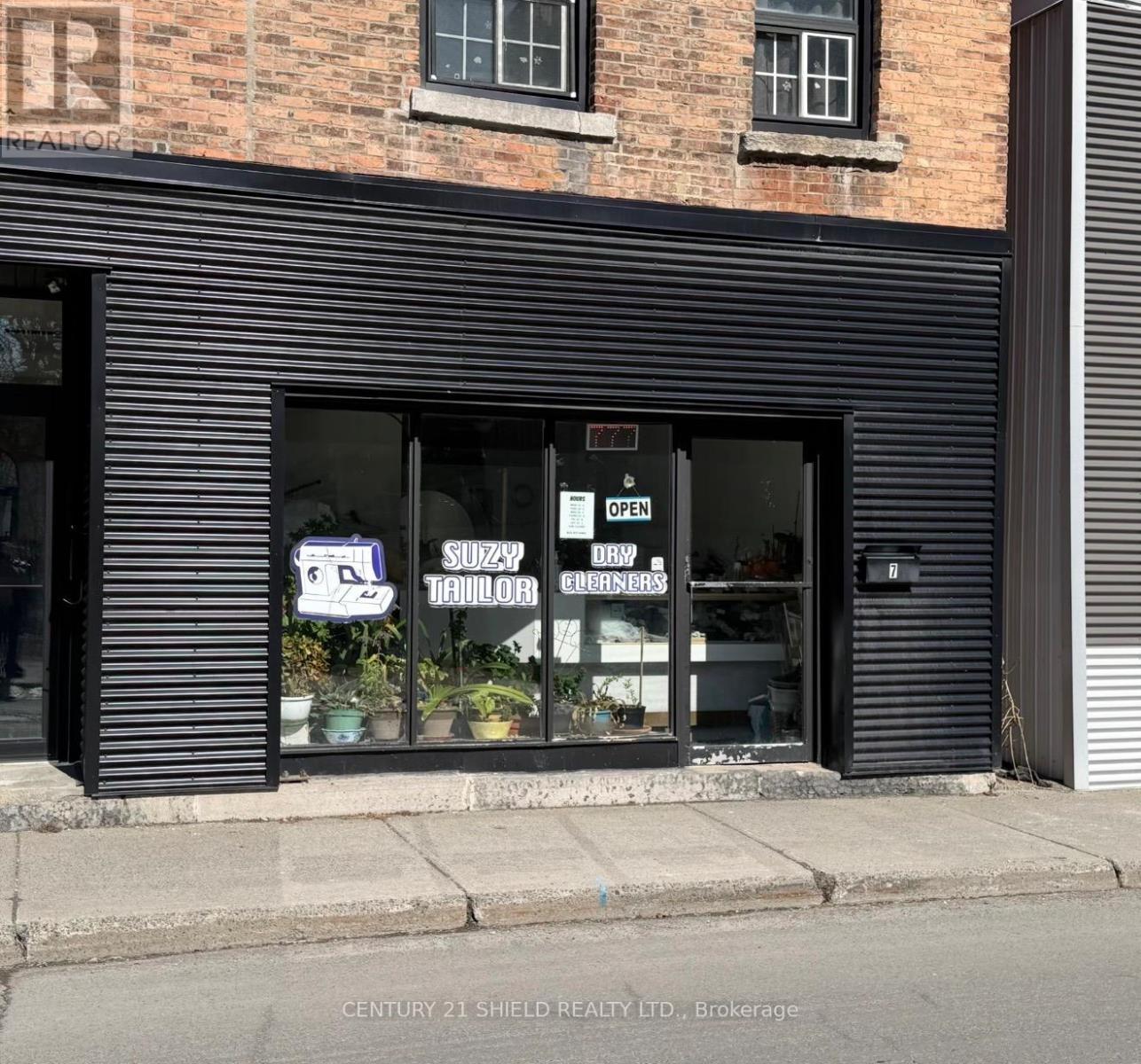 7 First Street E, Cornwall, Ontario K6H 5R9 - Photo 1 - X12968344