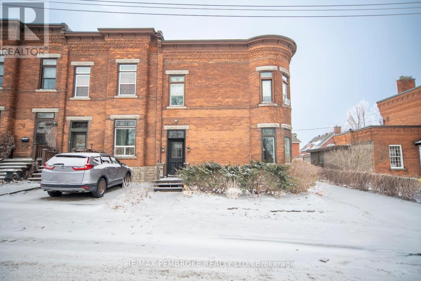 188 Esther Street, Pembroke, Ontario  K8A 3C2 - Photo 2 - X12968374