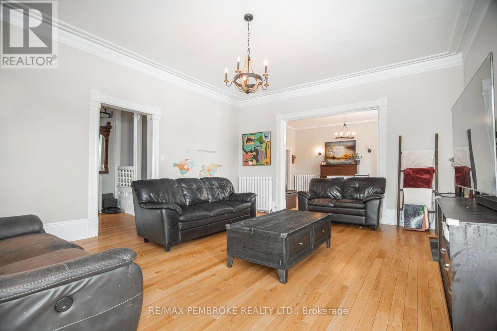 188 Esther Street, Pembroke, Ontario  K8A 3C2 - Photo 9 - X12968374