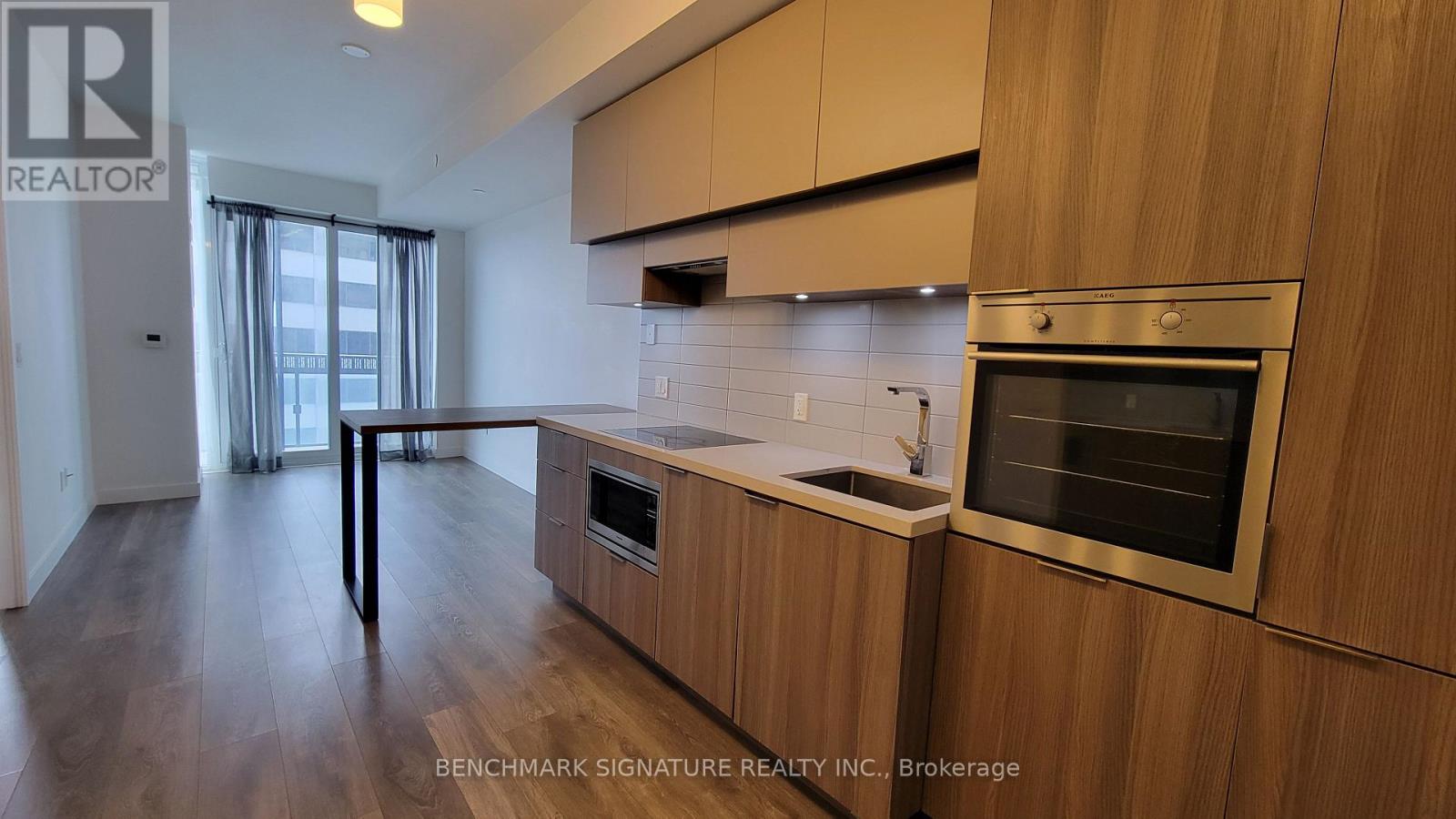 3003 - 8 Eglinton Avenue E, Toronto, Ontario  M4P 1A6 - Photo 4 - C12968346