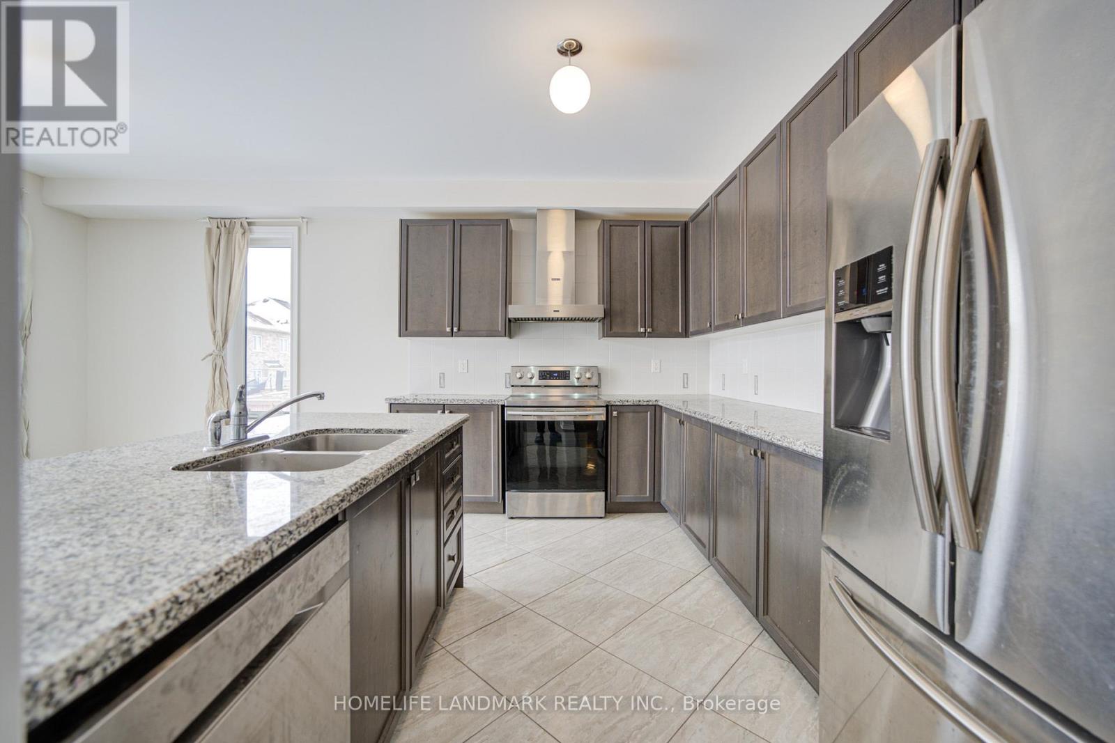 9 Rotondo Crescent, Vaughan, Ontario  L4H 4R1 - Photo 22 - N12968382