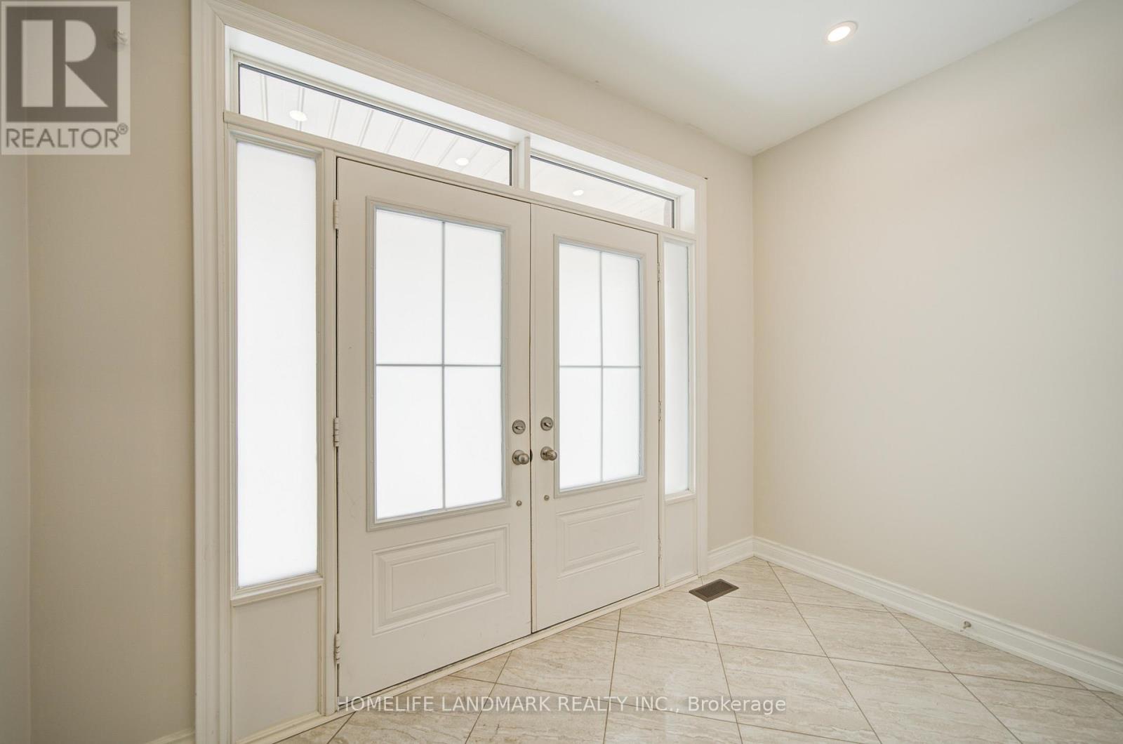 9 Rotondo Crescent, Vaughan, Ontario  L4H 4R1 - Photo 4 - N12968382