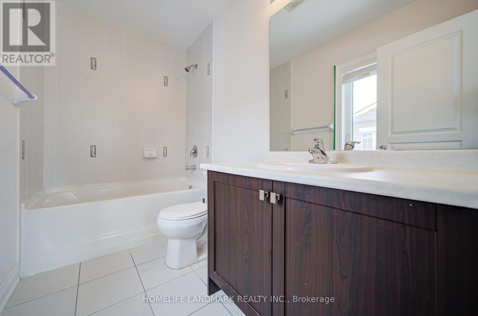 9 Rotondo Crescent, Vaughan, Ontario  L4H 4R1 - Photo 40 - N12968382