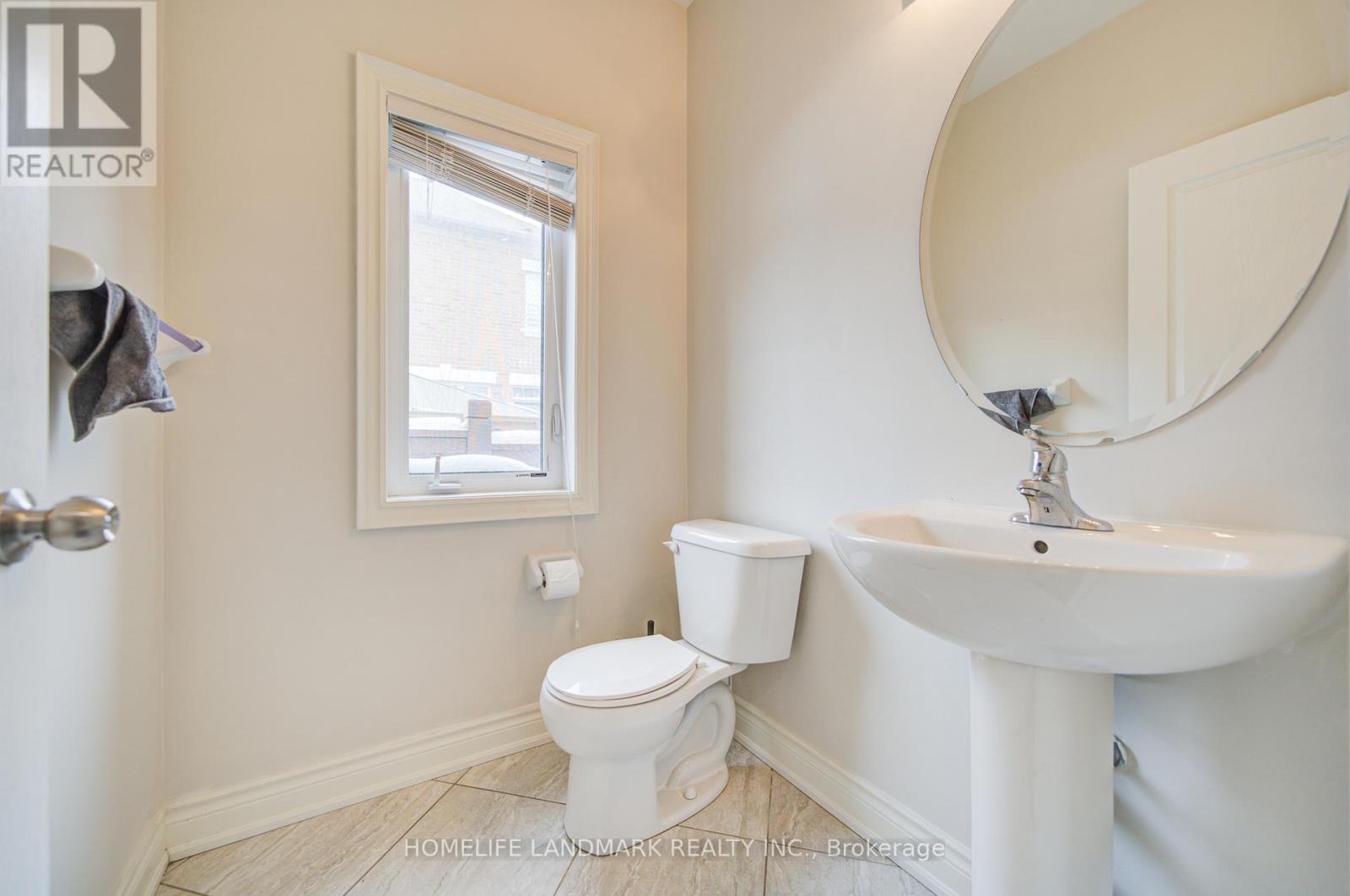 9 Rotondo Crescent, Vaughan, Ontario  L4H 4R1 - Photo 6 - N12968382