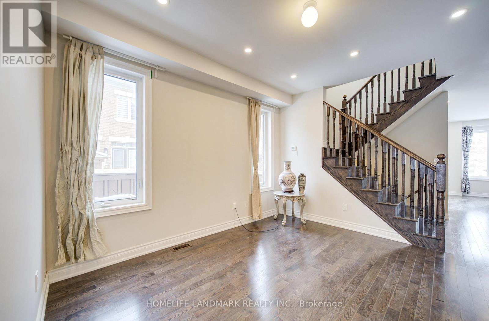 9 Rotondo Crescent, Vaughan, Ontario  L4H 4R1 - Photo 7 - N12968382