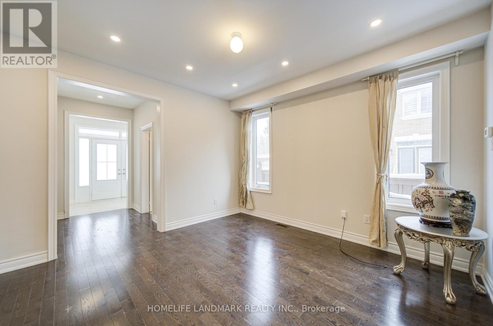 9 Rotondo Crescent, Vaughan, Ontario  L4H 4R1 - Photo 8 - N12968382