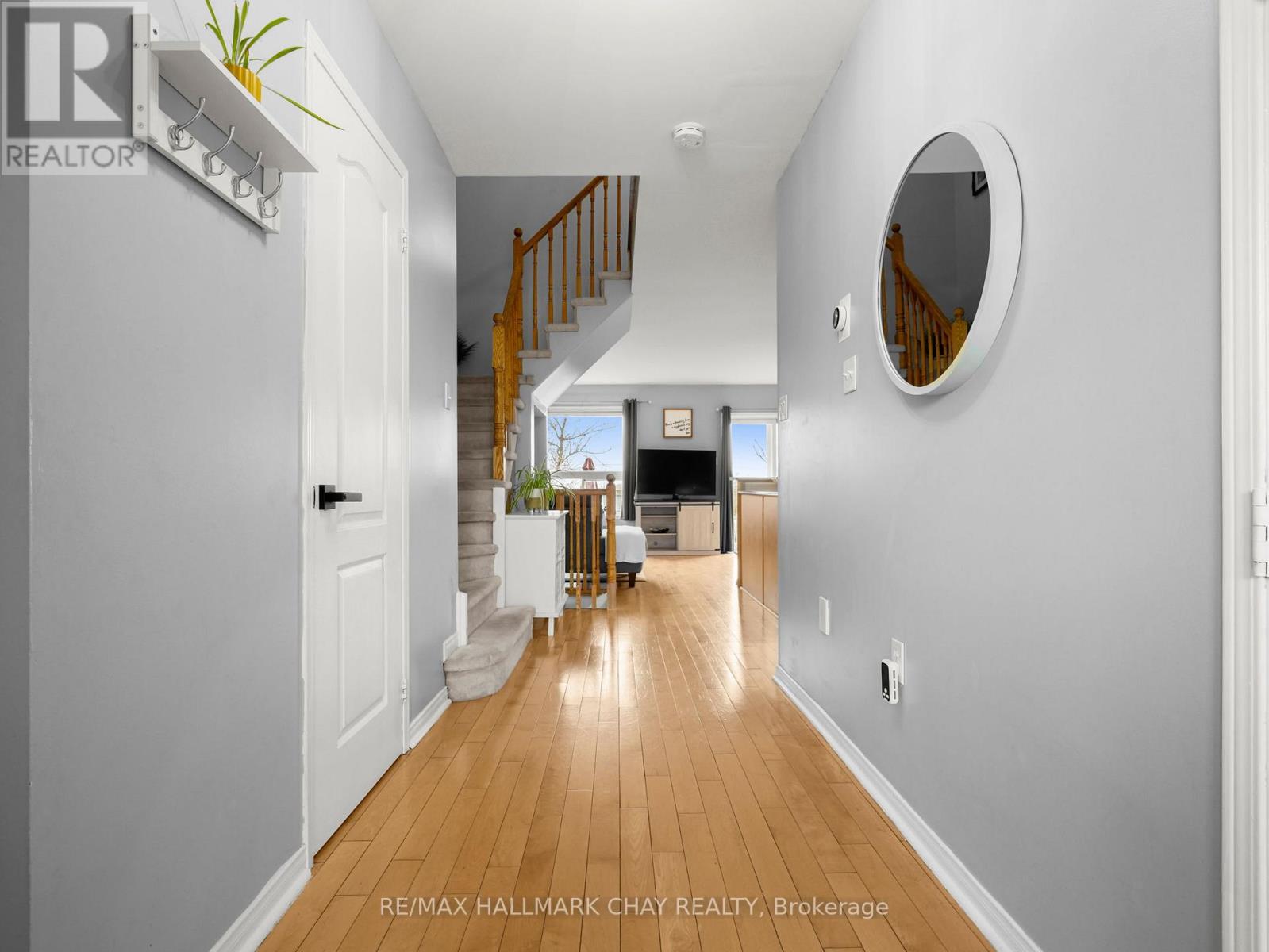 58 Smith Street, New Tecumseth, Ontario  L9R 1Z9 - Photo 5 - N12968388