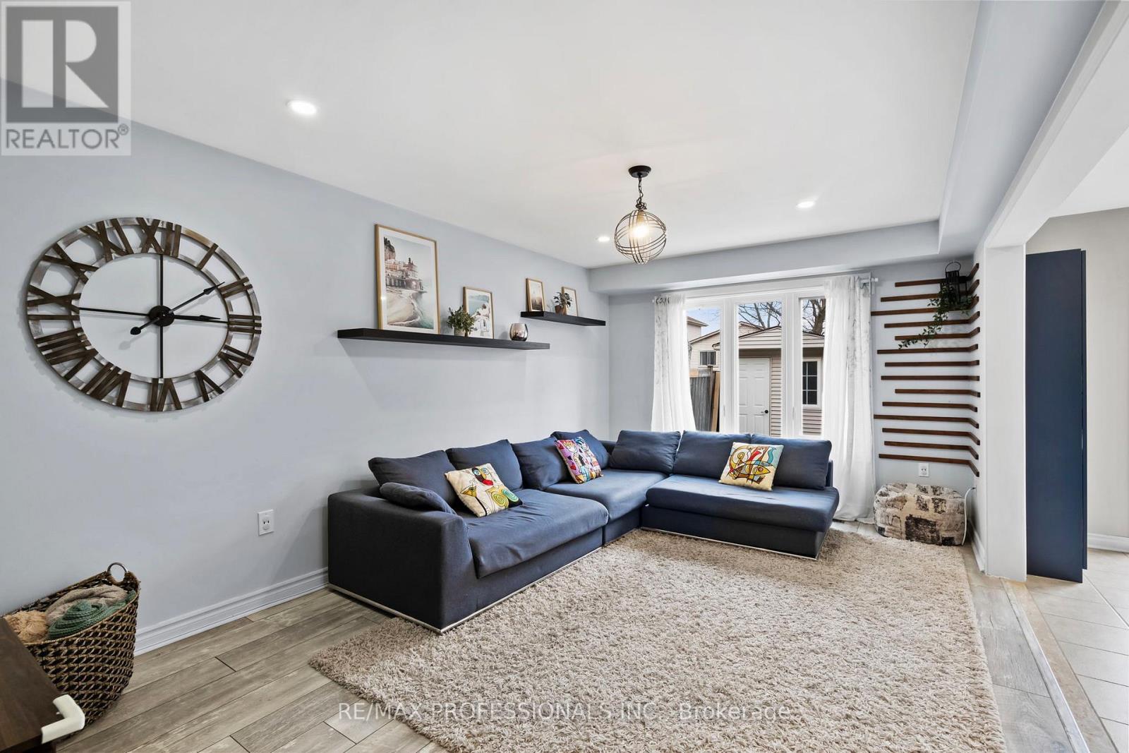 135 Professor Day Drive, Bradford West Gwillimbury, Ontario  L3Z 3B9 - Photo 10 - N12968182