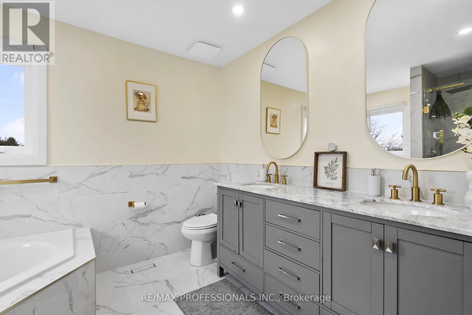 135 Professor Day Drive, Bradford West Gwillimbury, Ontario  L3Z 3B9 - Photo 22 - N12968182