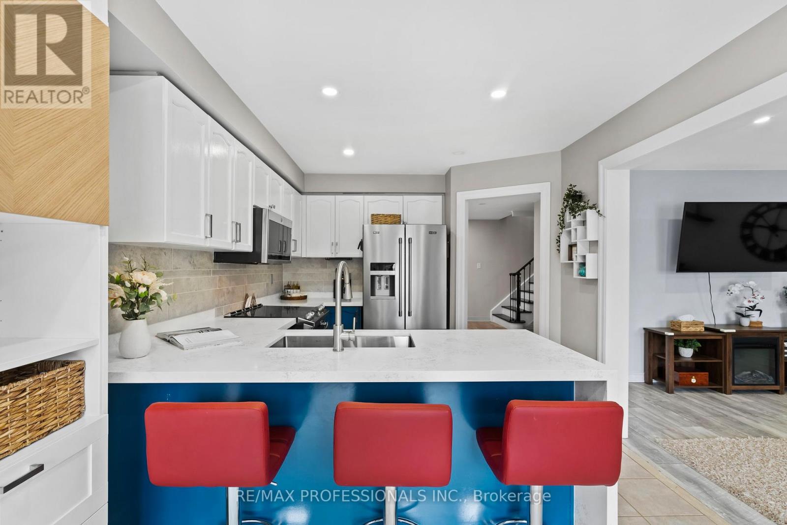 135 Professor Day Drive, Bradford West Gwillimbury, Ontario  L3Z 3B9 - Photo 7 - N12968182