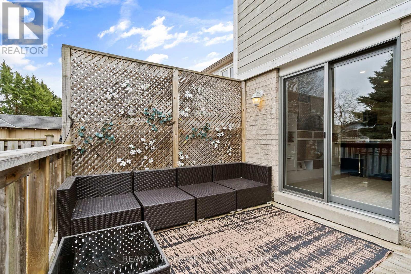 135 Professor Day Drive, Bradford West Gwillimbury, Ontario  L3Z 3B9 - Photo 36 - N12968182