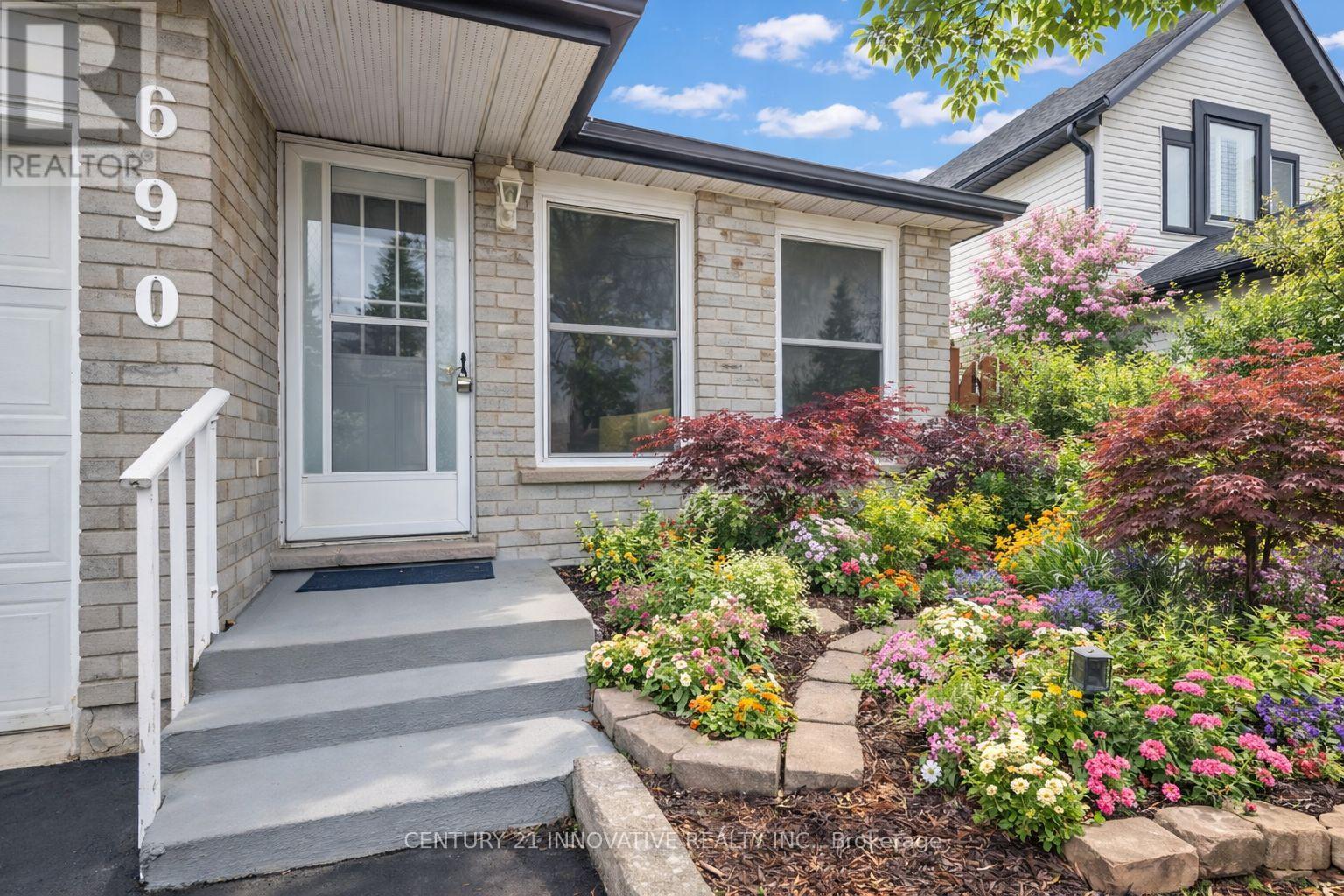 690 Elgin Street E, Cambridge, Ontario  N1R 7W5 - Photo 2 - X12967246