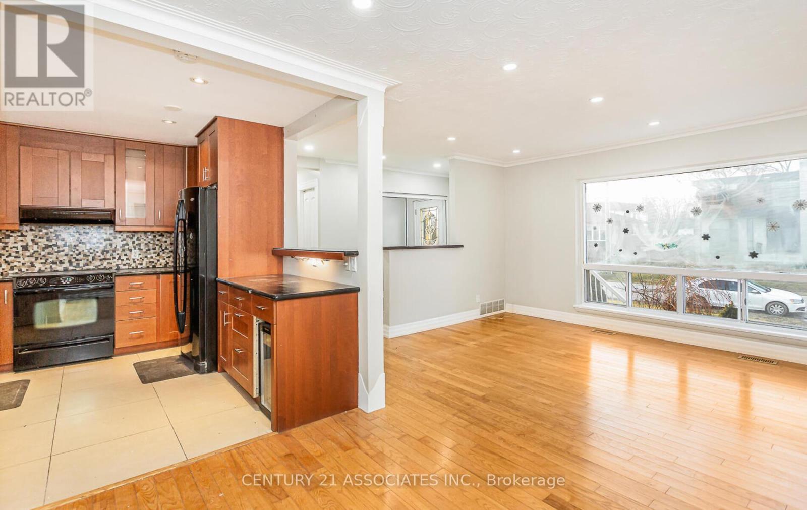 1338 Waverly Avenue, Oakville, Ontario  L6L 2S3 - Photo 10 - W12968348