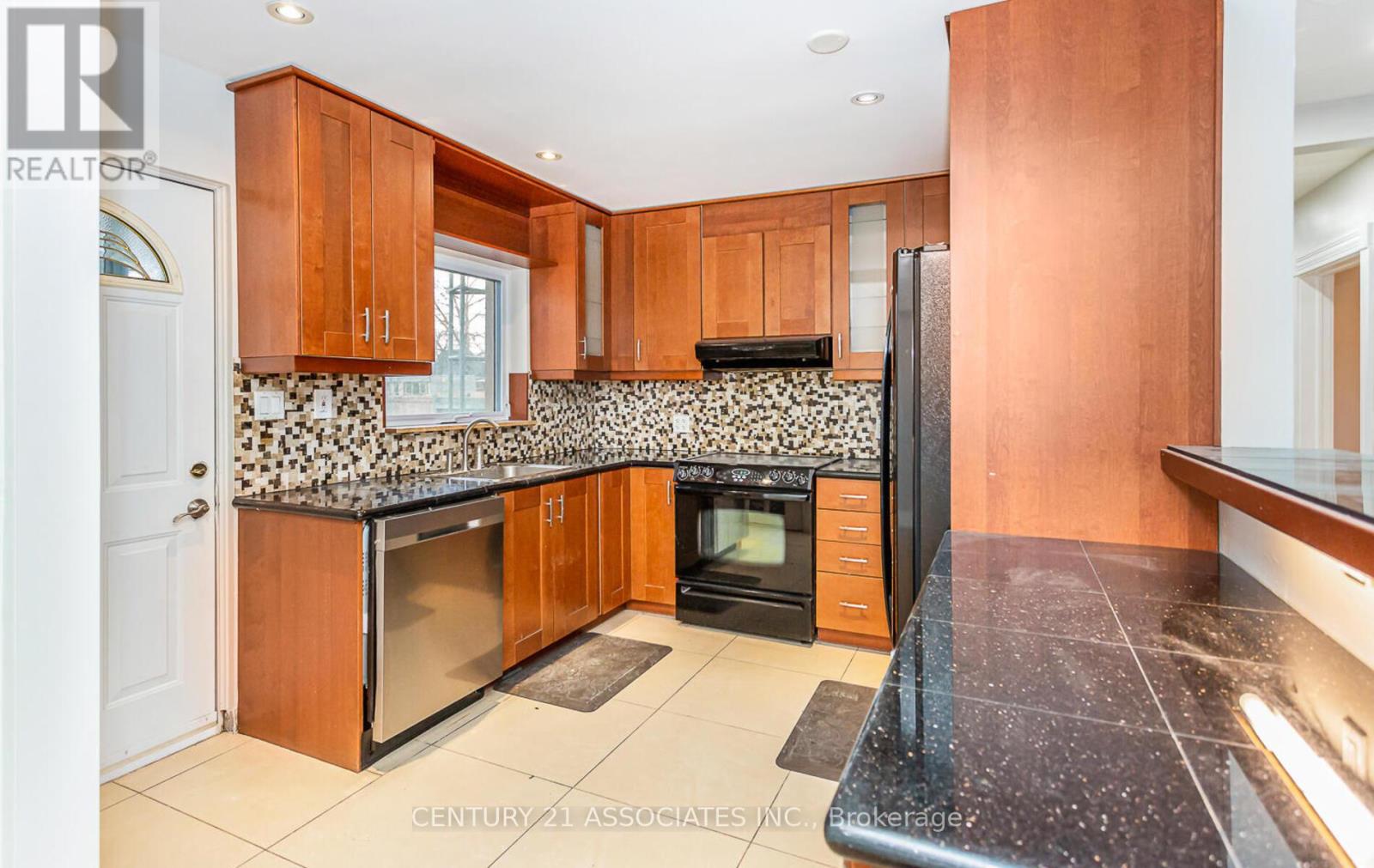 1338 Waverly Avenue, Oakville, Ontario  L6L 2S3 - Photo 11 - W12968348