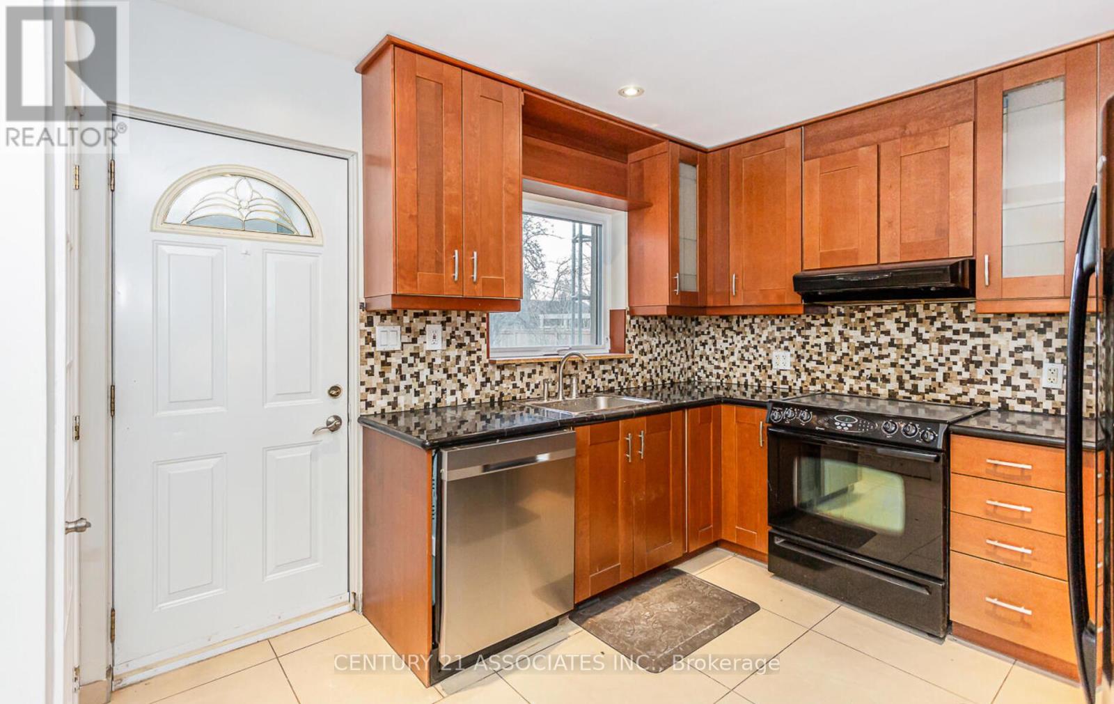 1338 Waverly Avenue, Oakville, Ontario  L6L 2S3 - Photo 12 - W12968348