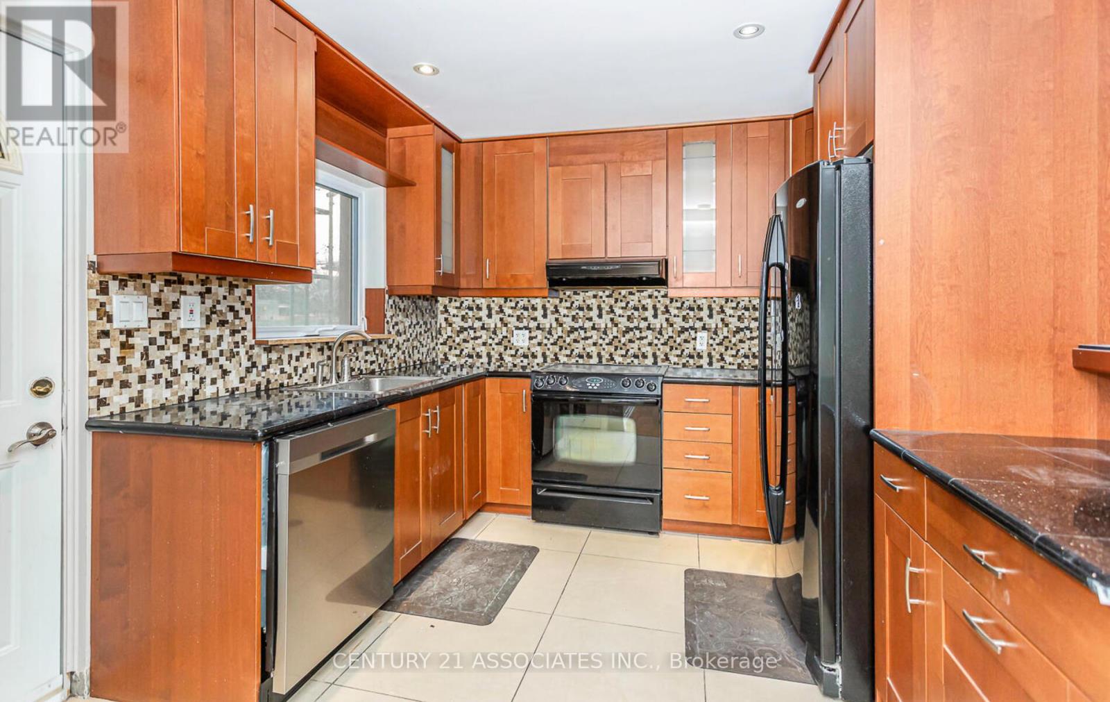 1338 Waverly Avenue, Oakville, Ontario  L6L 2S3 - Photo 13 - W12968348