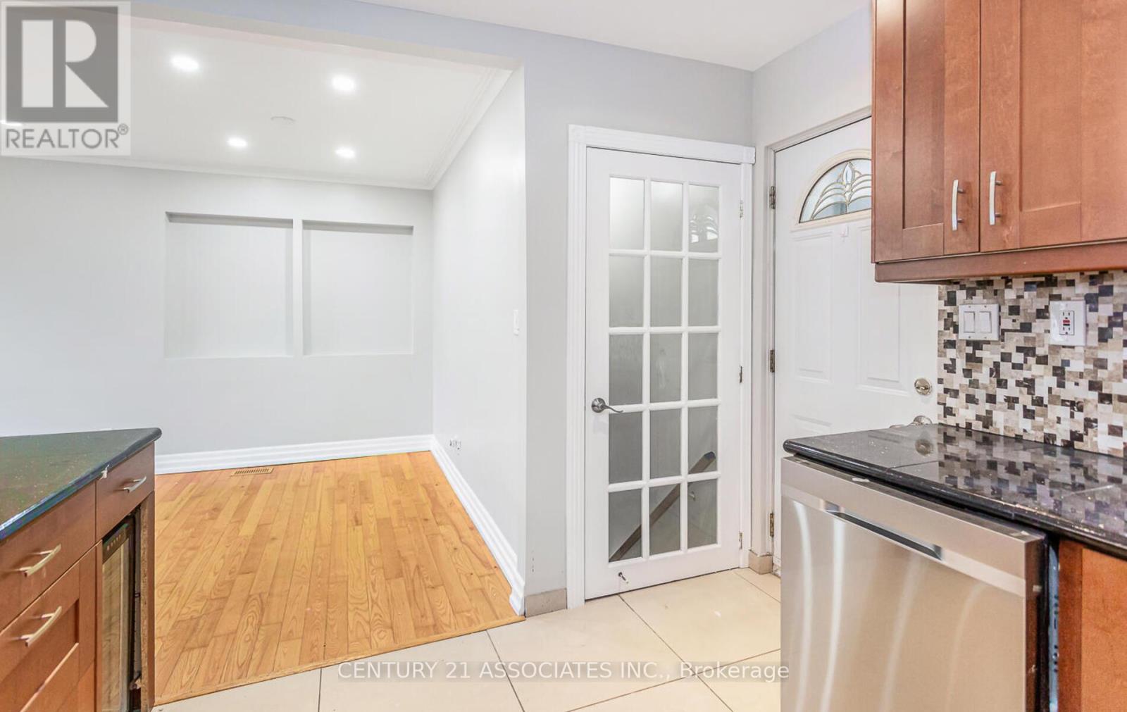 1338 Waverly Avenue, Oakville, Ontario  L6L 2S3 - Photo 14 - W12968348