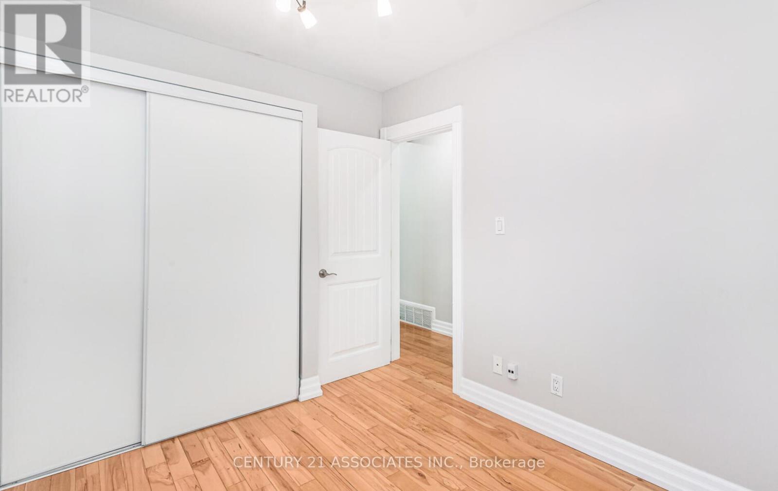 1338 Waverly Avenue, Oakville, Ontario  L6L 2S3 - Photo 17 - W12968348