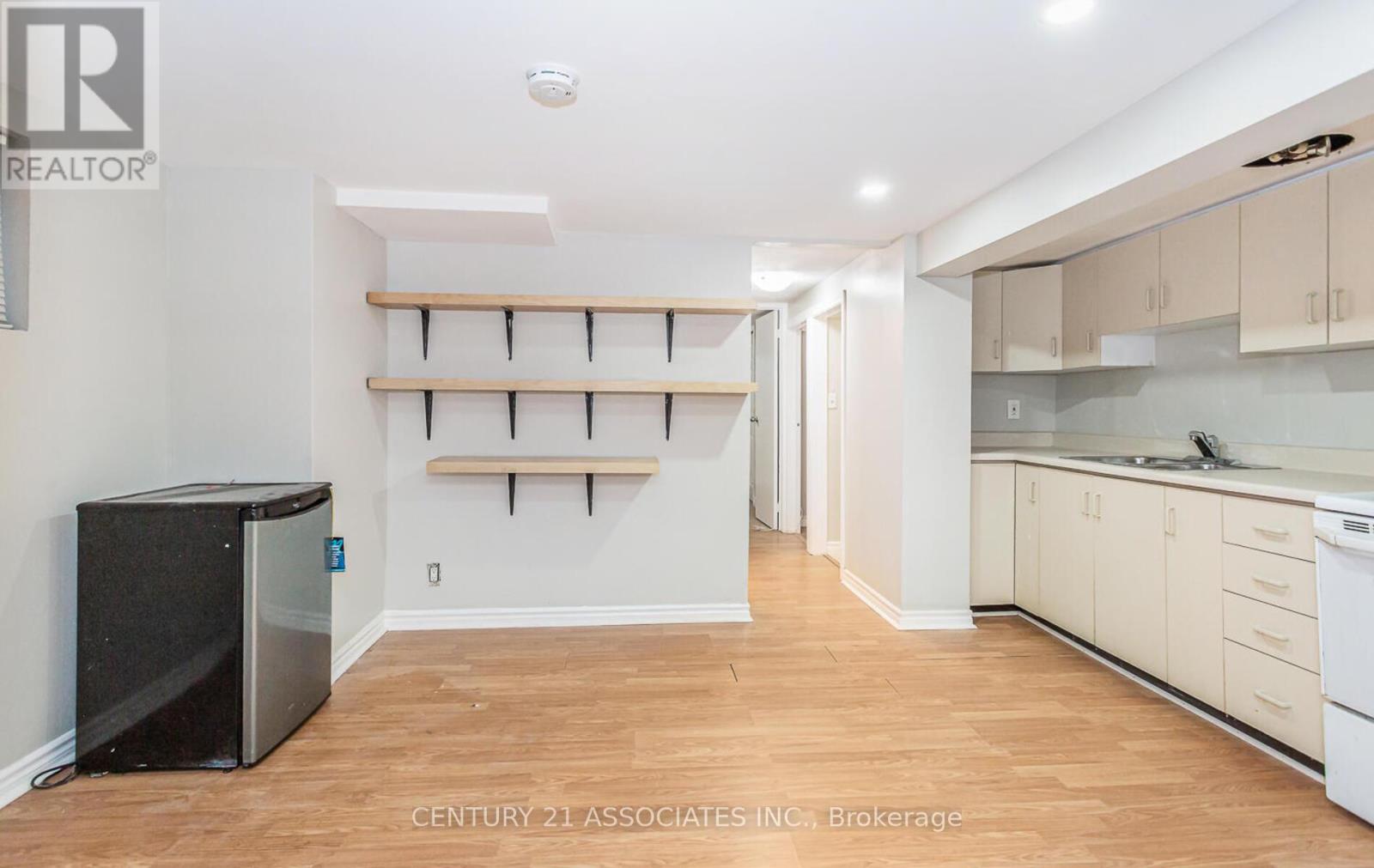 1338 Waverly Avenue, Oakville, Ontario  L6L 2S3 - Photo 31 - W12968348