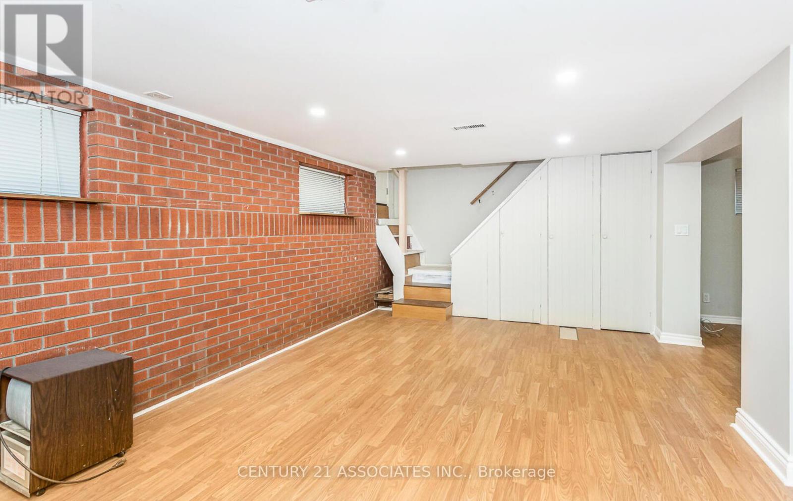 1338 Waverly Avenue, Oakville, Ontario  L6L 2S3 - Photo 32 - W12968348