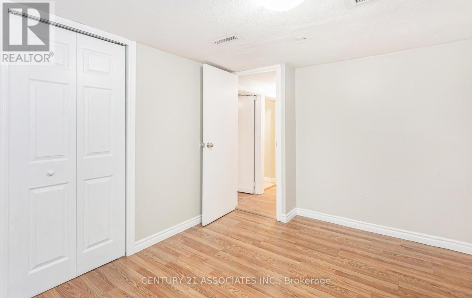 1338 Waverly Avenue, Oakville, Ontario  L6L 2S3 - Photo 34 - W12968348