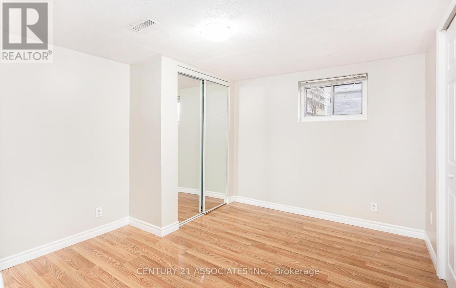 1338 Waverly Avenue, Oakville, Ontario  L6L 2S3 - Photo 35 - W12968348