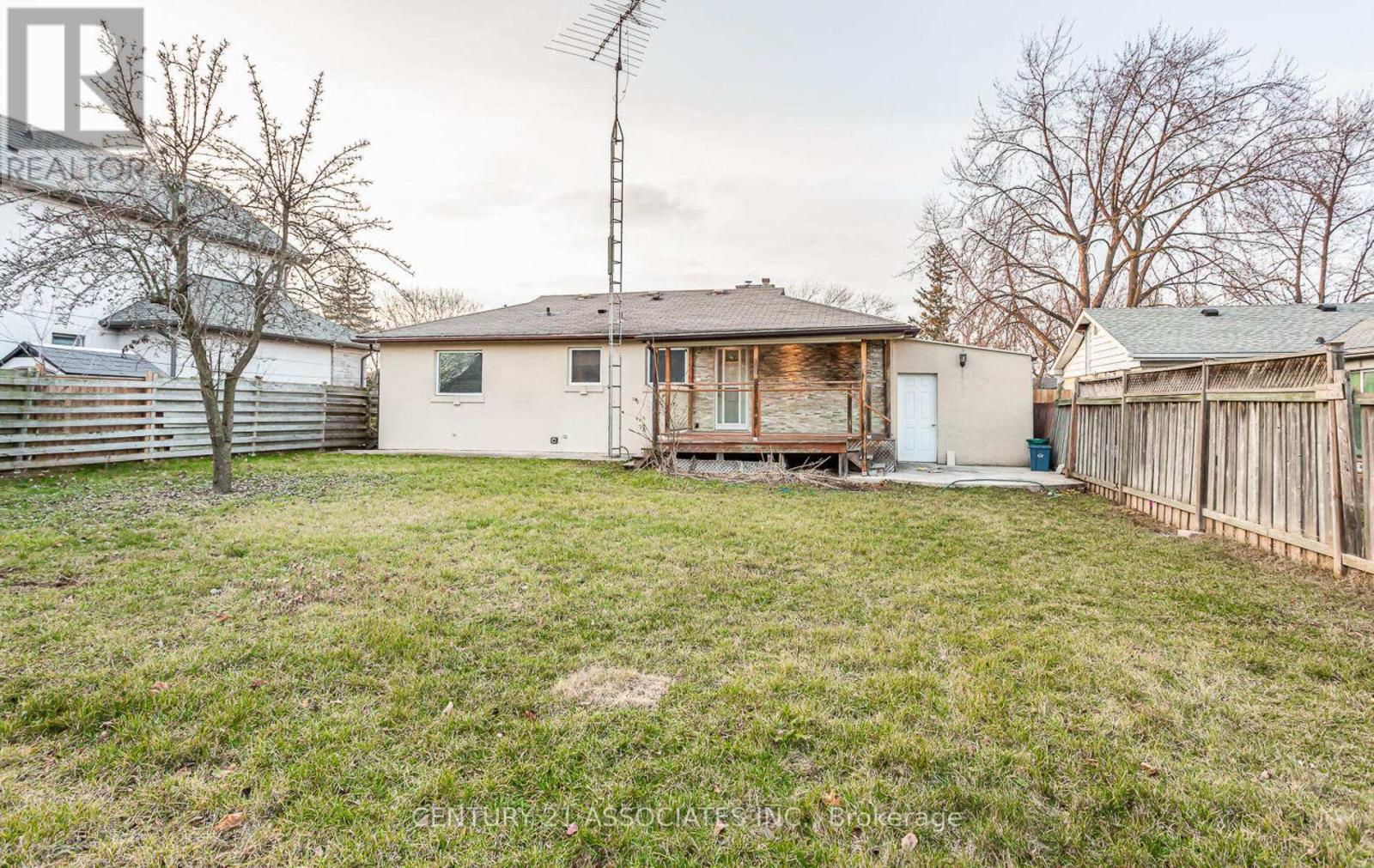 1338 Waverly Avenue, Oakville, Ontario  L6L 2S3 - Photo 47 - W12968348