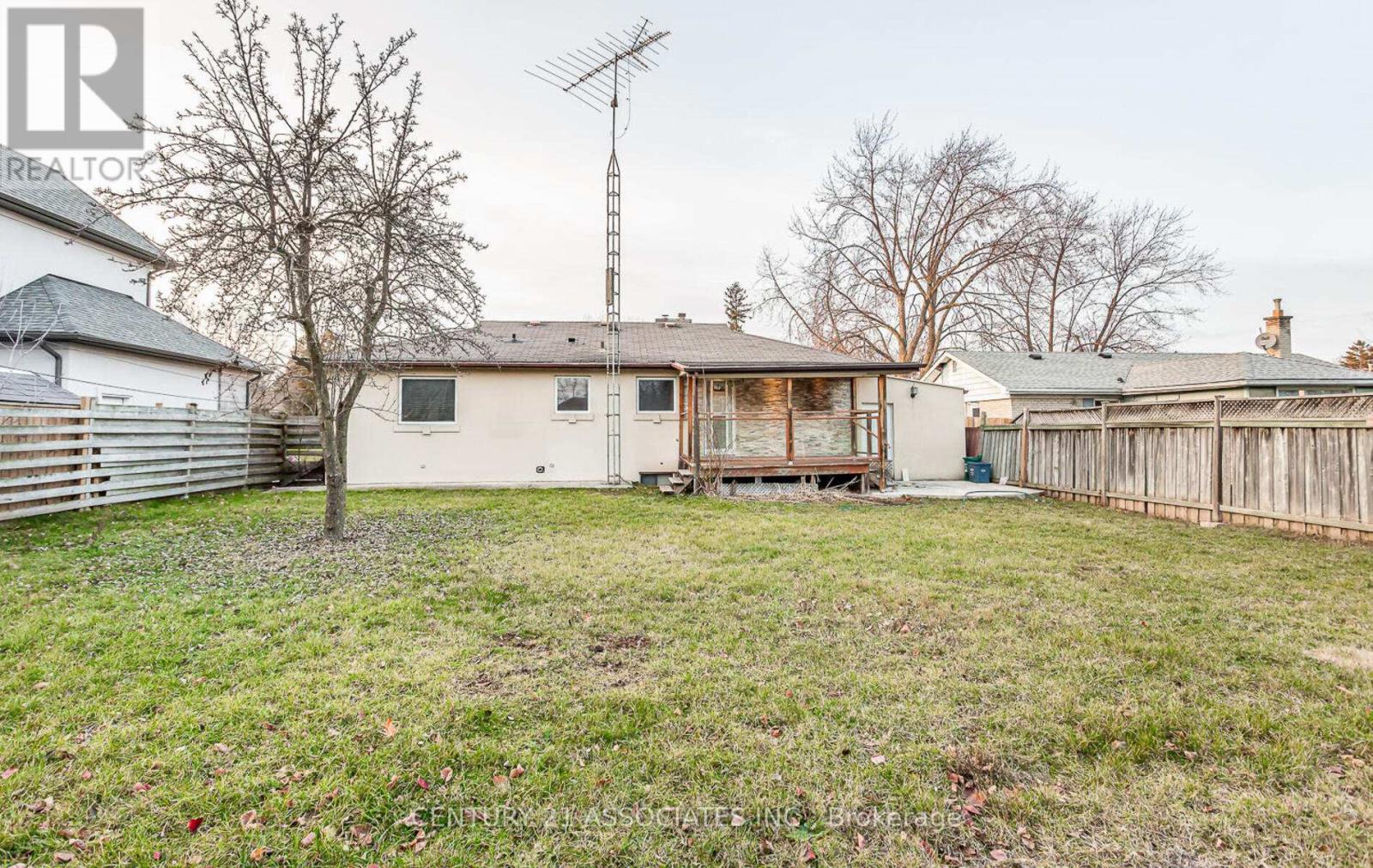 1338 Waverly Avenue, Oakville, Ontario  L6L 2S3 - Photo 48 - W12968348