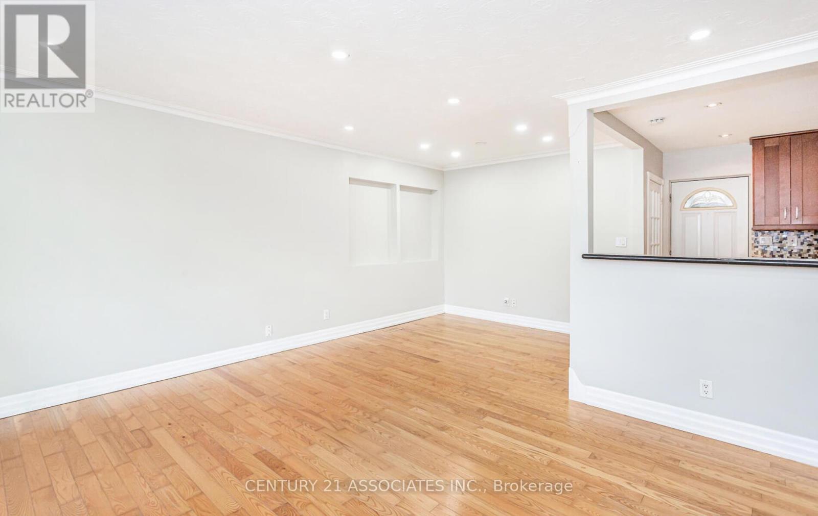 1338 Waverly Avenue, Oakville, Ontario  L6L 2S3 - Photo 7 - W12968348