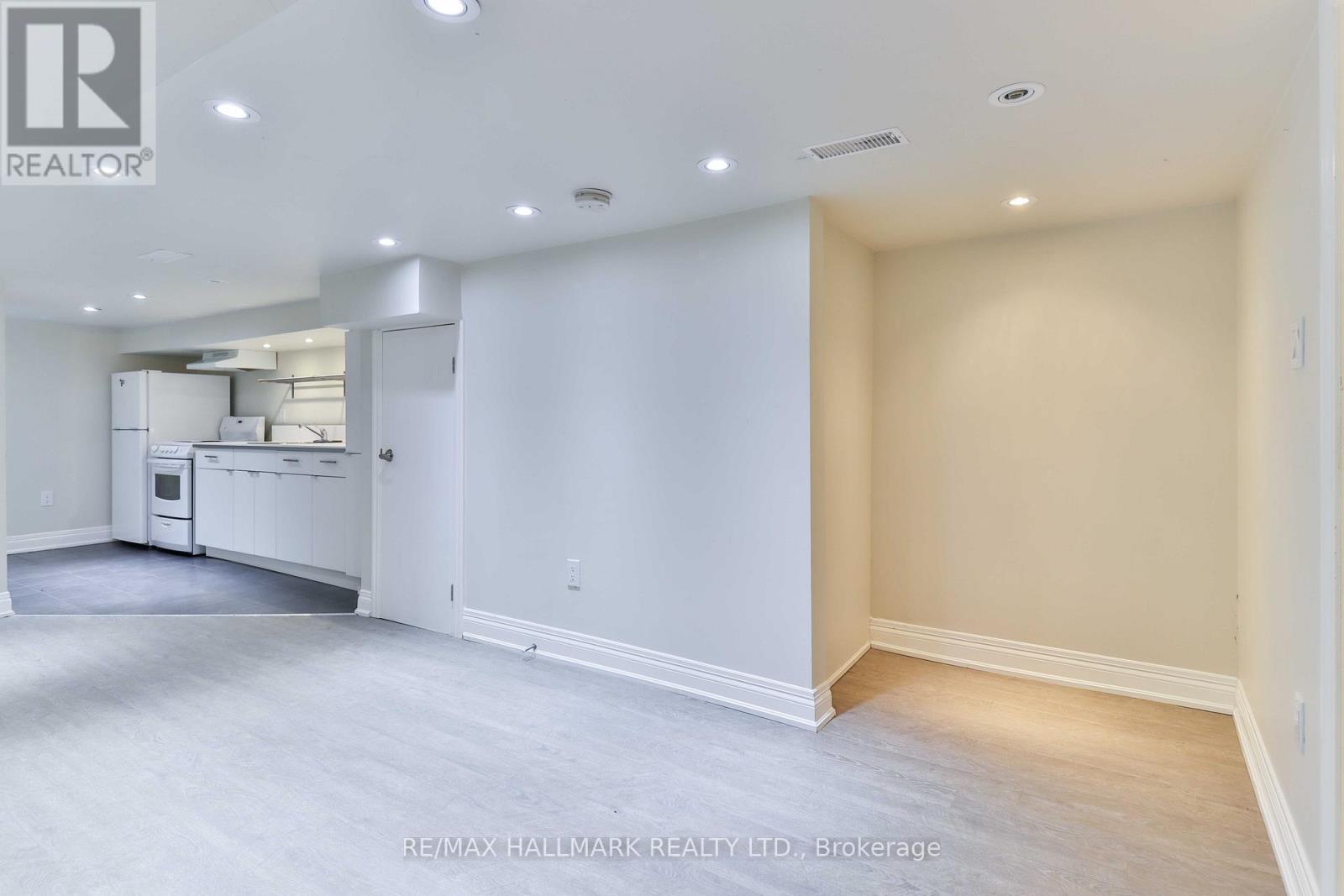 281 Symington Avenue, Toronto, Ontario  M6P 3W7 - Photo 9 - W12968350