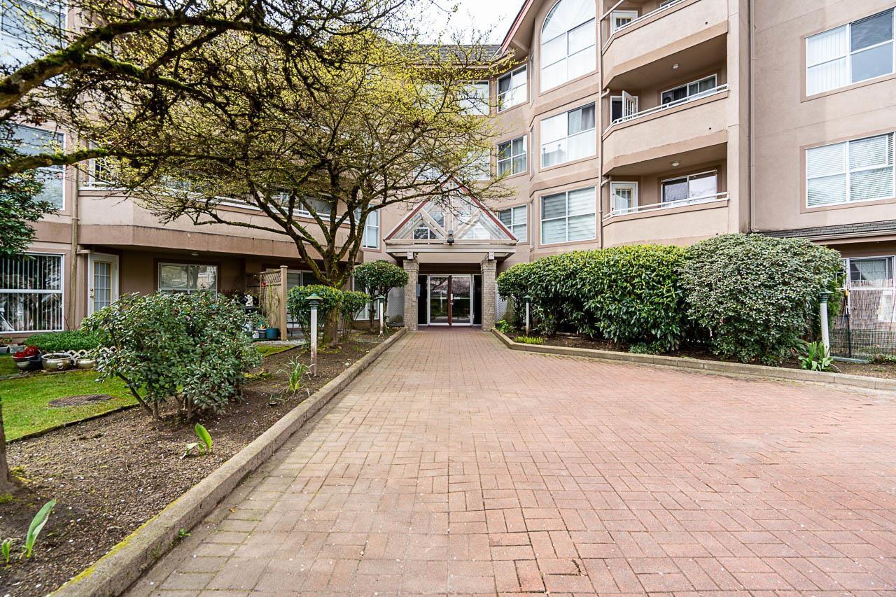 312 7435 121a Street, Surrey, British Columbia  V3W 0W8 - Photo 1 - R3107544
