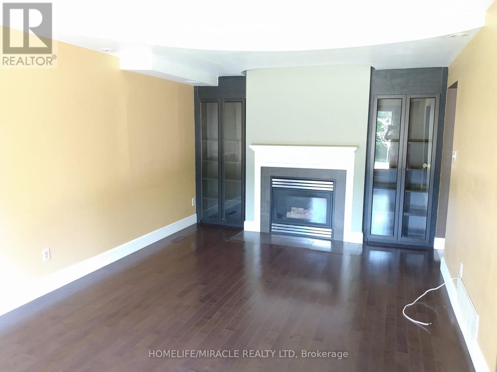 23 Heatherdale Place, Hamilton, Ontario  L9C 6K7 - Photo 3 - X12968360