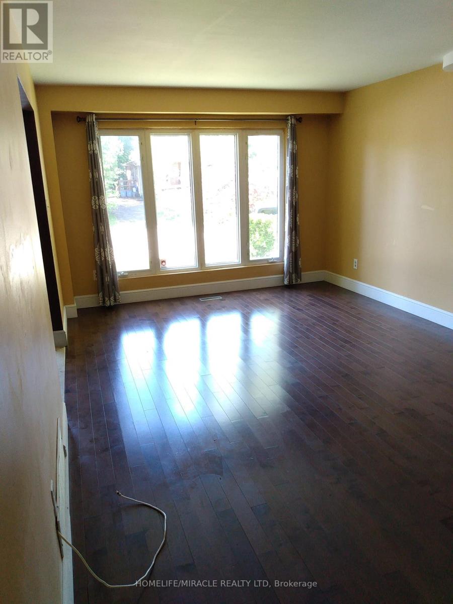 23 Heatherdale Place, Hamilton, Ontario  L9C 6K7 - Photo 4 - X12968360