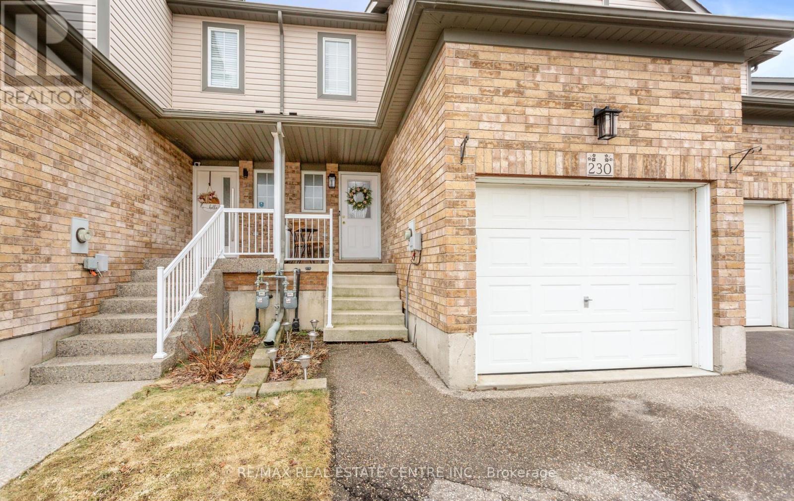 230 Sophia Crescent, Kitchener, Ontario  N2R 1X8 - Photo 3 - X12968376