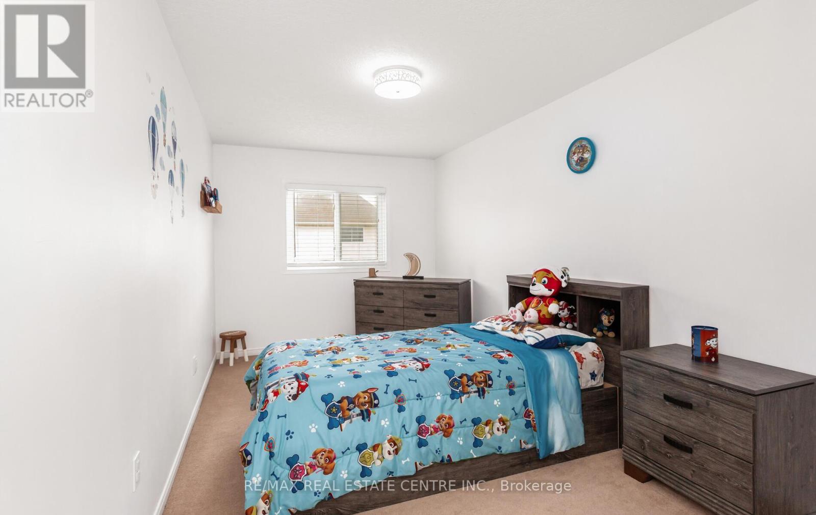 230 Sophia Crescent, Kitchener, Ontario  N2R 1X8 - Photo 33 - X12968376