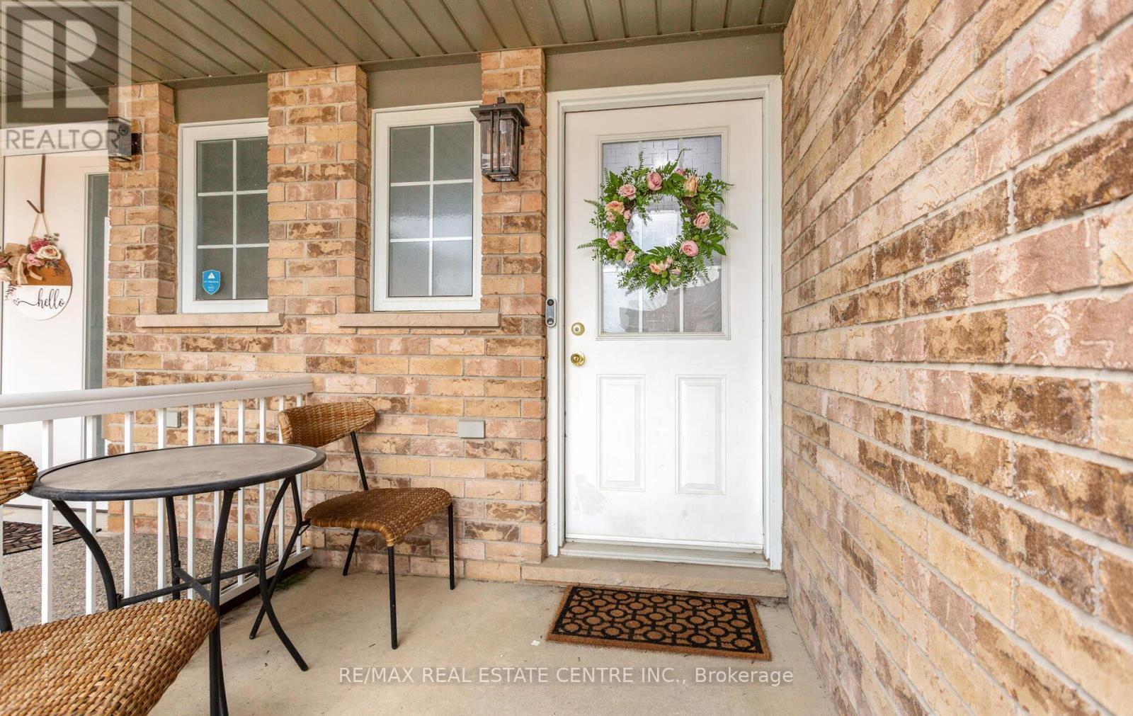 230 Sophia Crescent, Kitchener, Ontario  N2R 1X8 - Photo 4 - X12968376