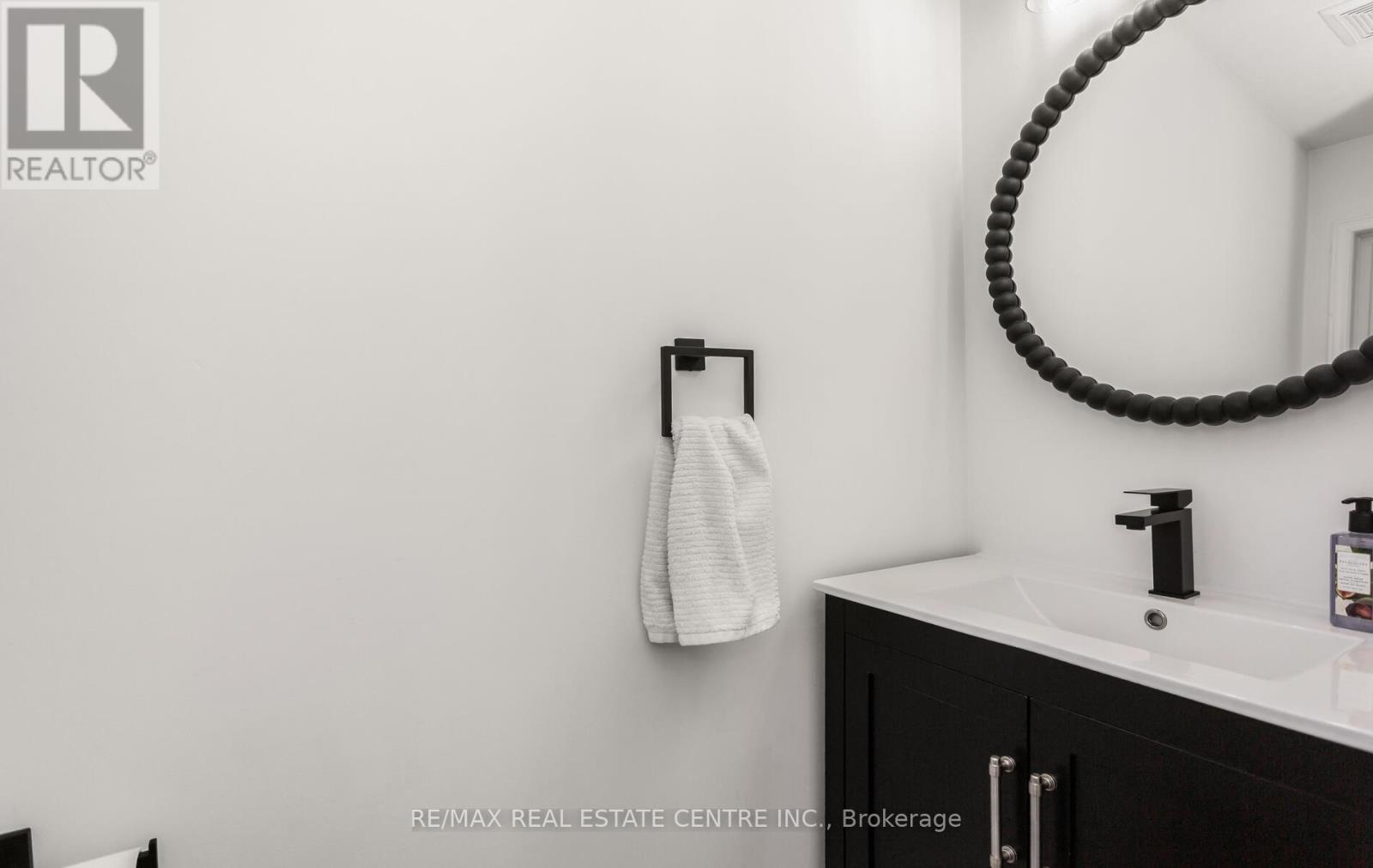 230 Sophia Crescent, Kitchener, Ontario  N2R 1X8 - Photo 46 - X12968376