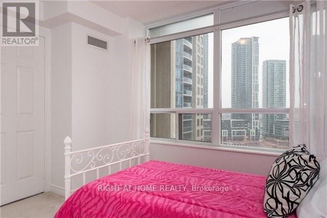 1713 - 310 Burnhamthorpe Road W, Mississauga, Ontario  L5B 4P9 - Photo 20 - W12950288