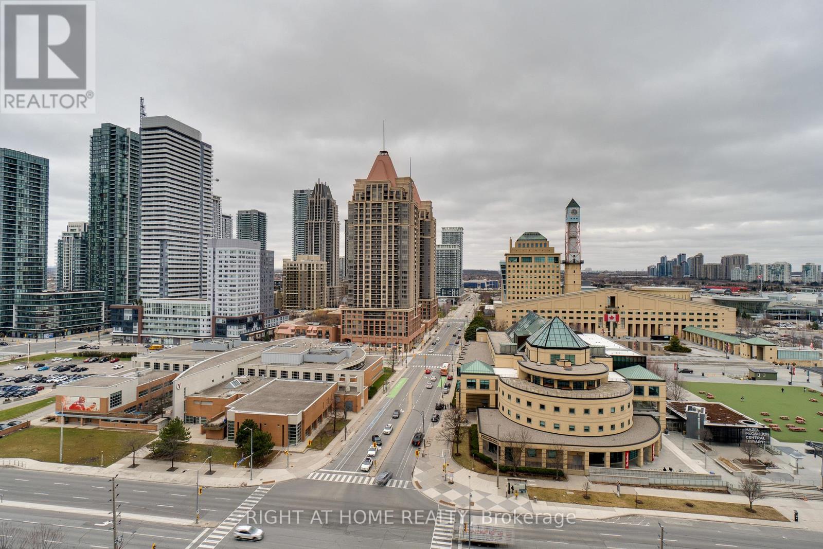 1713 - 310 Burnhamthorpe Road W, Mississauga, Ontario  L5B 4P9 - Photo 27 - W12950288